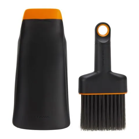 1071302 Fiskars Planteringsspade med borste Fri frakt